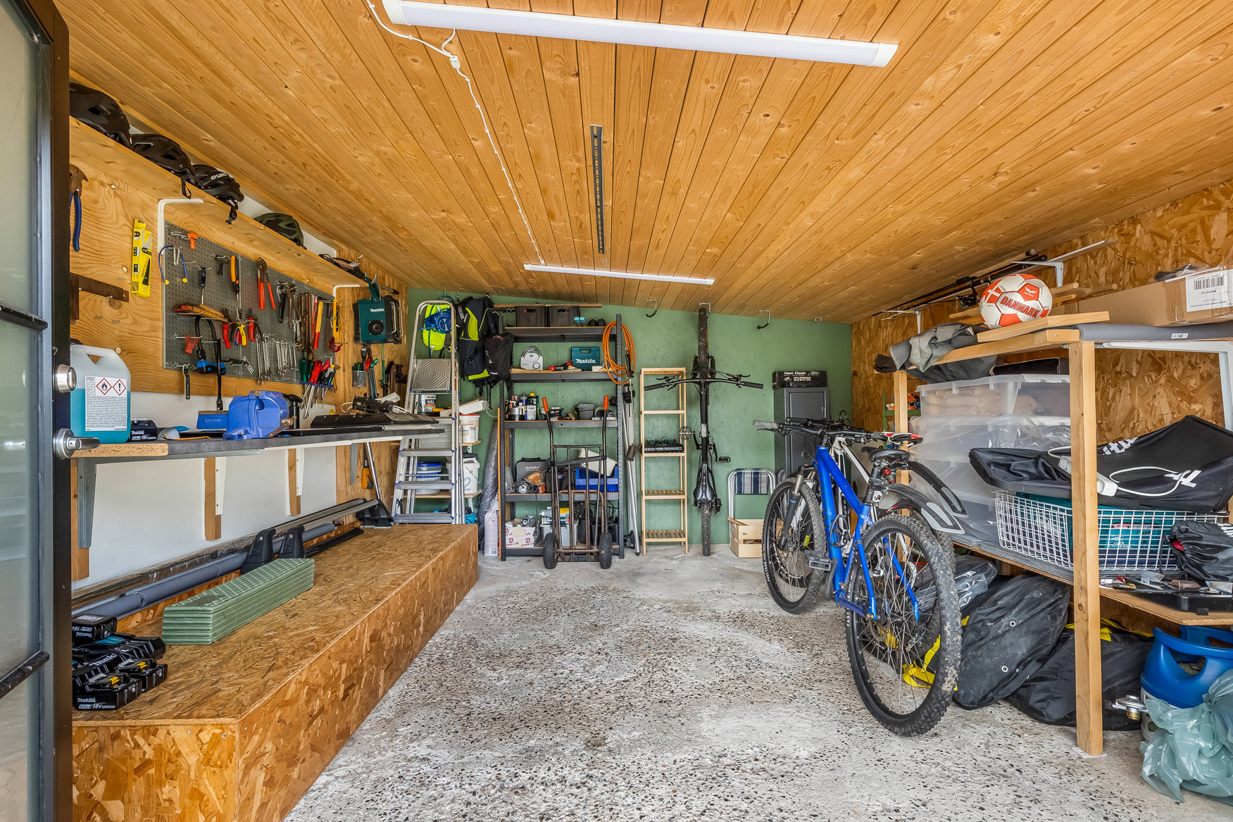Garage